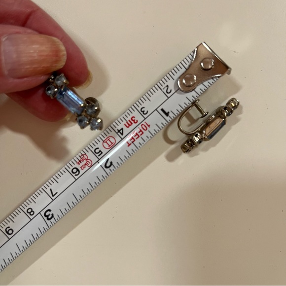 Vintage 1940’s Retro Deco Emerald cut Pale Blue Glass Silver Screw Back Earrings - Picture 6 of 11